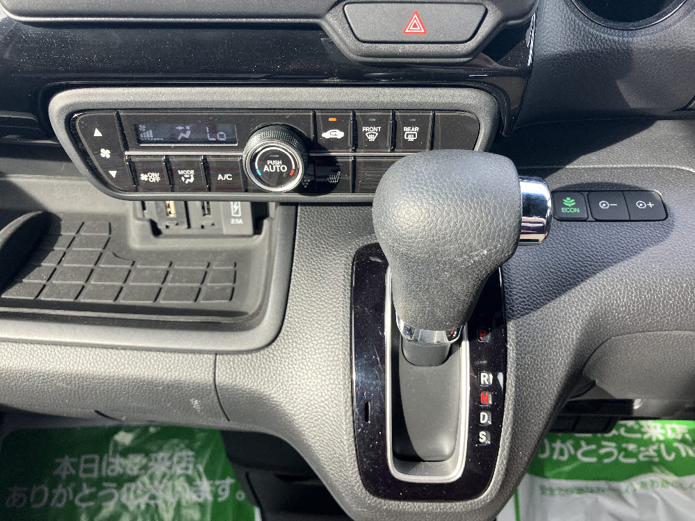 ホンダ　Ｎ ＢＯＸカスタム　L18枚目