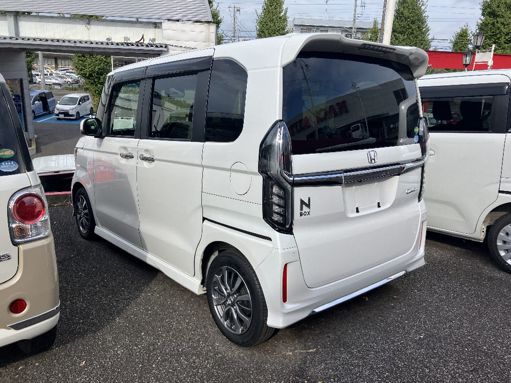 ホンダ　Ｎ ＢＯＸカスタム　L3枚目