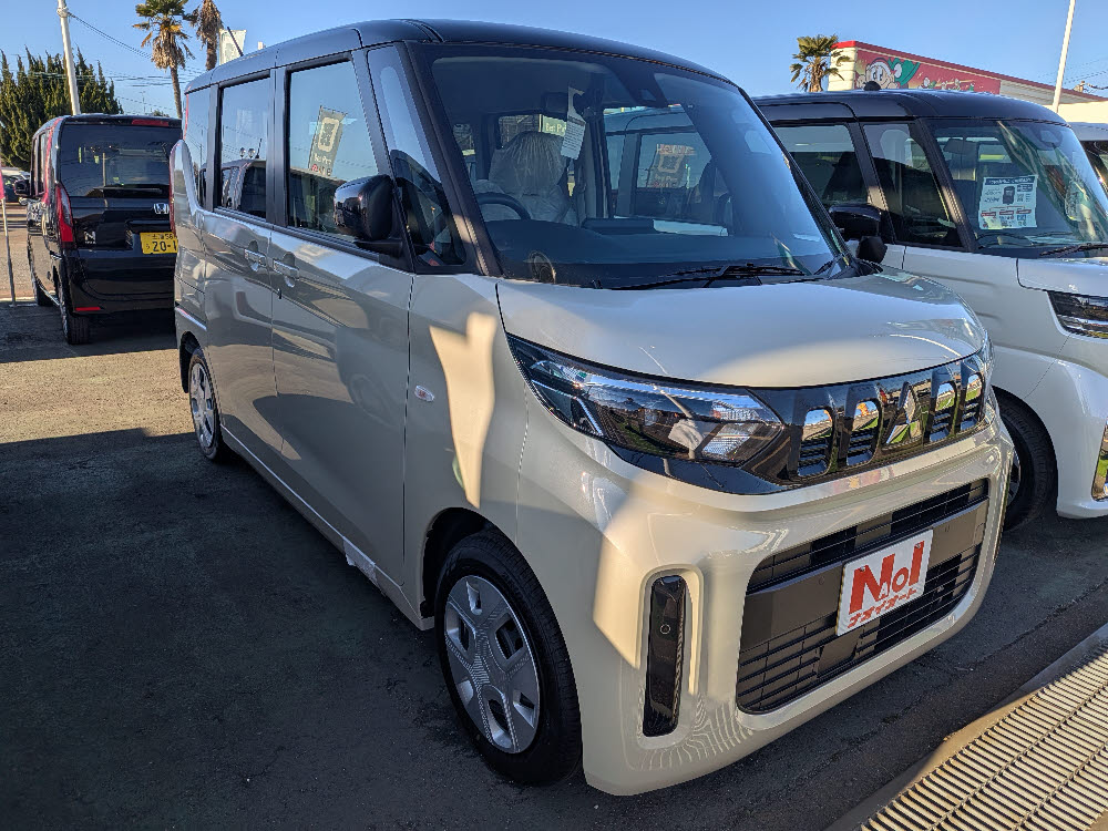 ミツビシ　ｅｋスペース　M2枚目