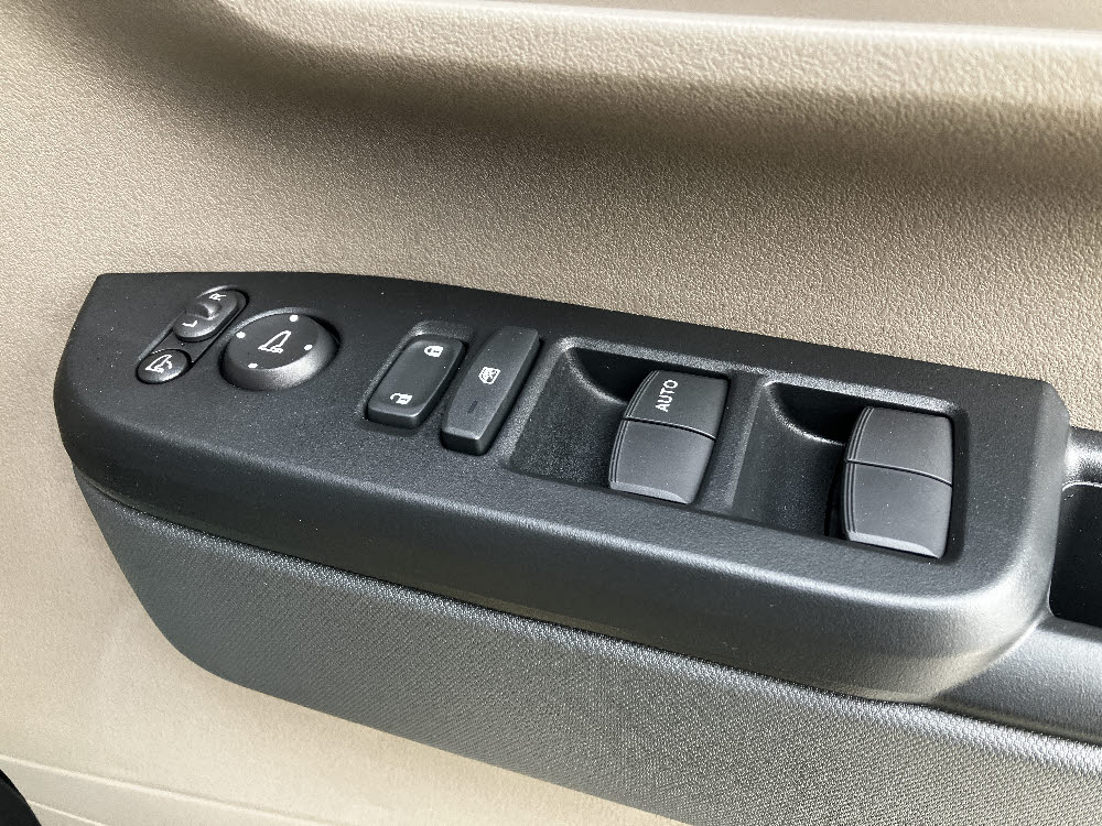 ホンダ　Ｎ ＢＯＸ ＪＯＹ　8インチDO14枚目