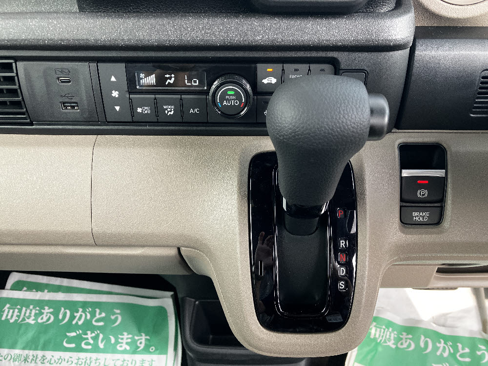 ホンダ　Ｎ ＢＯＸ ＪＯＹ　8インチDO19枚目