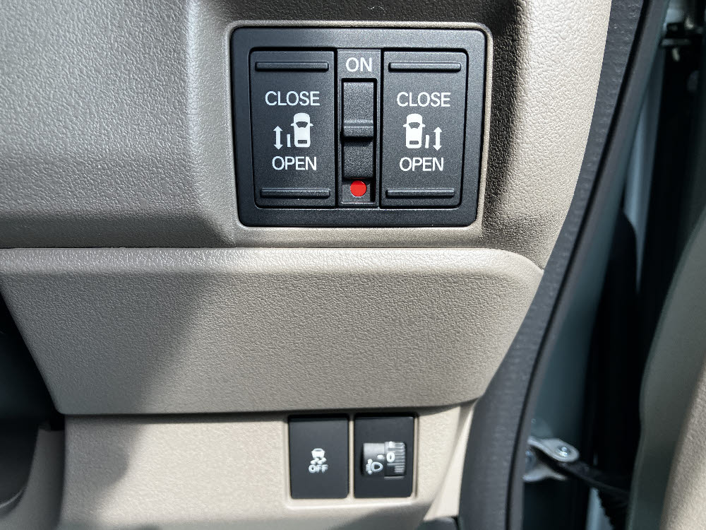 ホンダ　Ｎ ＢＯＸ ＪＯＹ　8インチDO13枚目