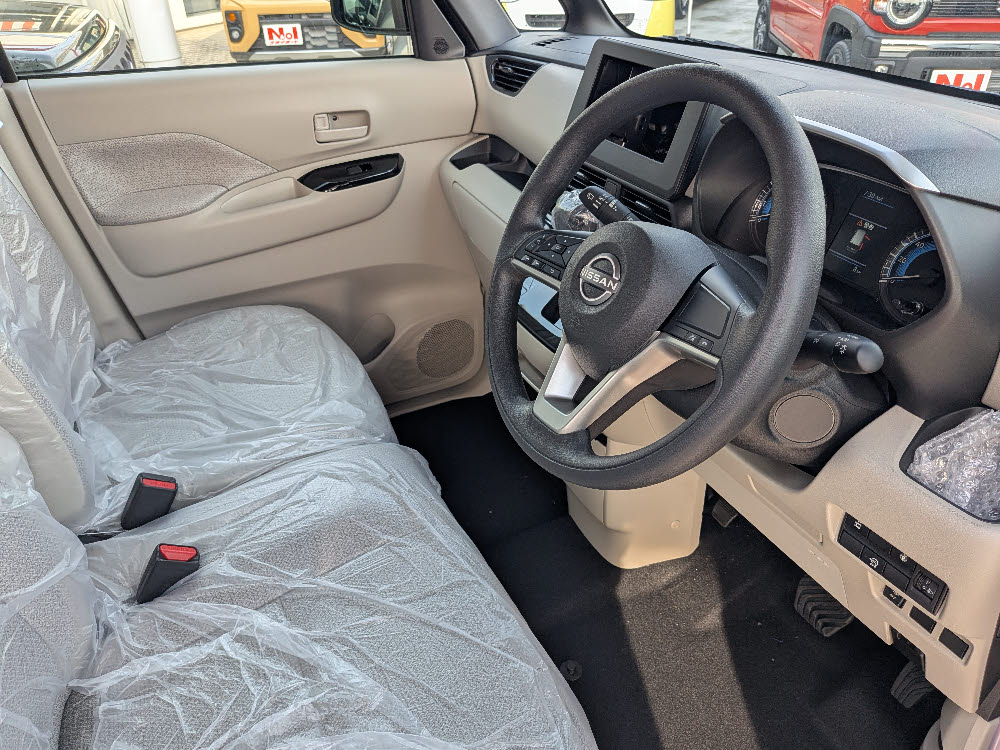 ニッサン　ルークス　X　　11枚目