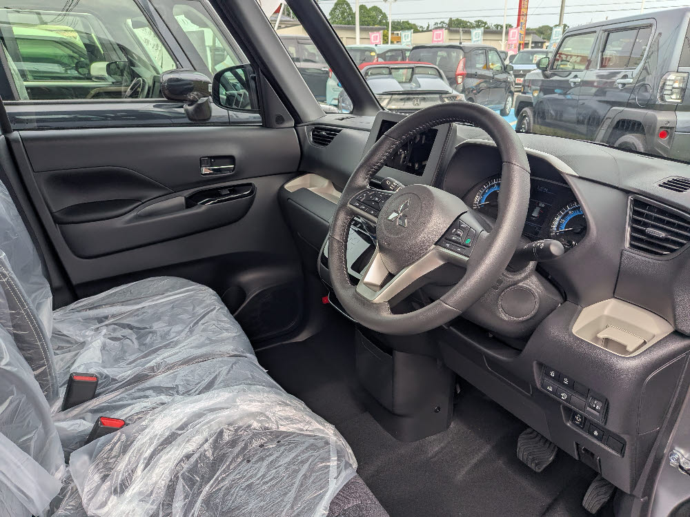 ミツビシ　デリカミニ　G　プレミアム9枚目