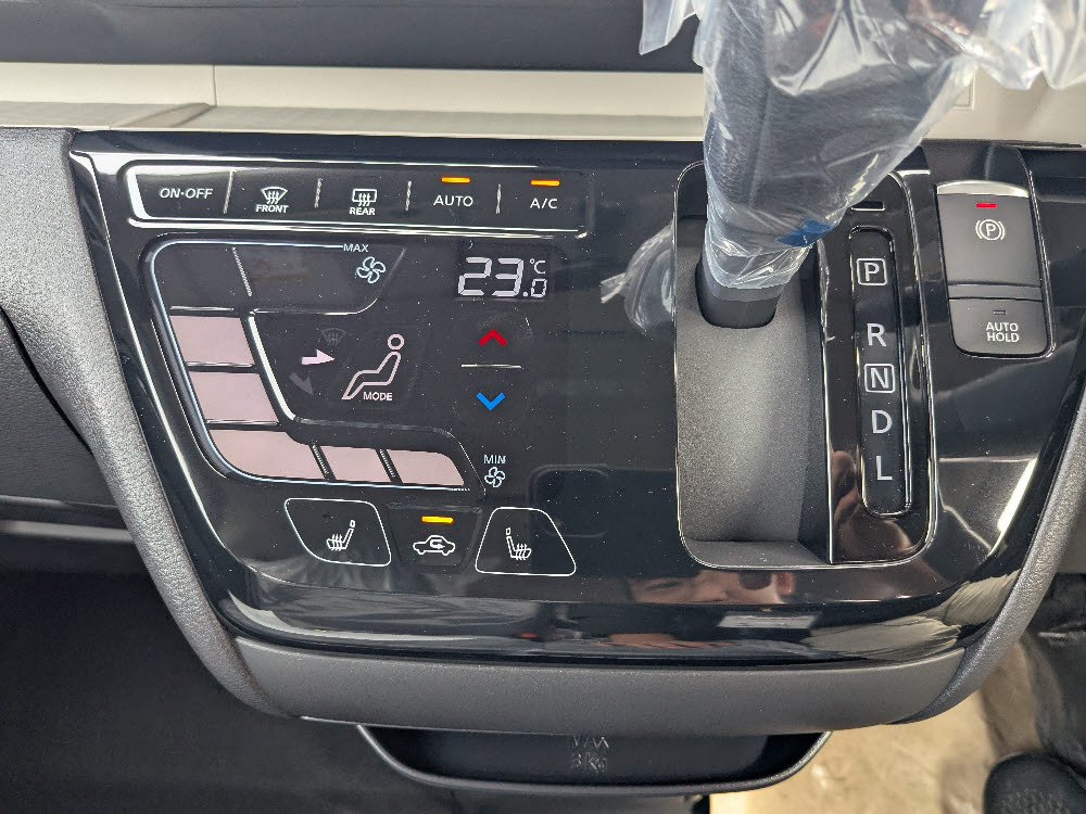 ミツビシ　デリカミニ　G　プレミアム14枚目