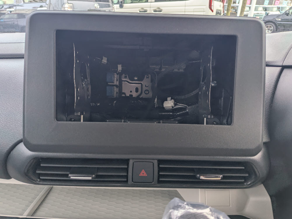 ミツビシ　デリカミニ　G　プレミアム16枚目