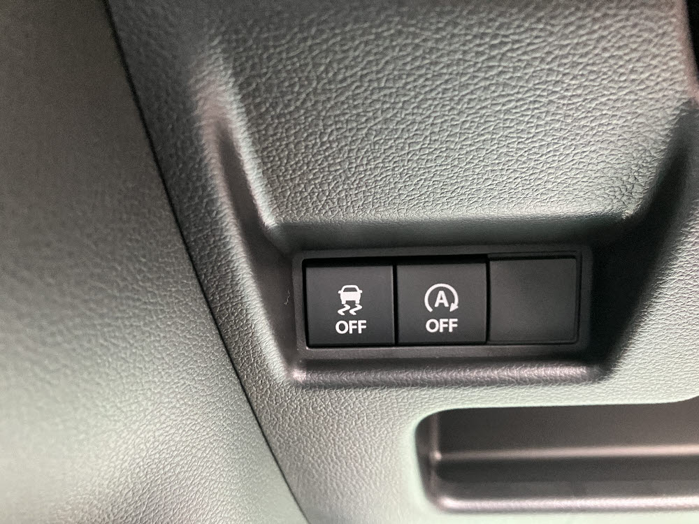 スズキ　スペーシアギア XZ 2WD 全方位ナビ付17枚目