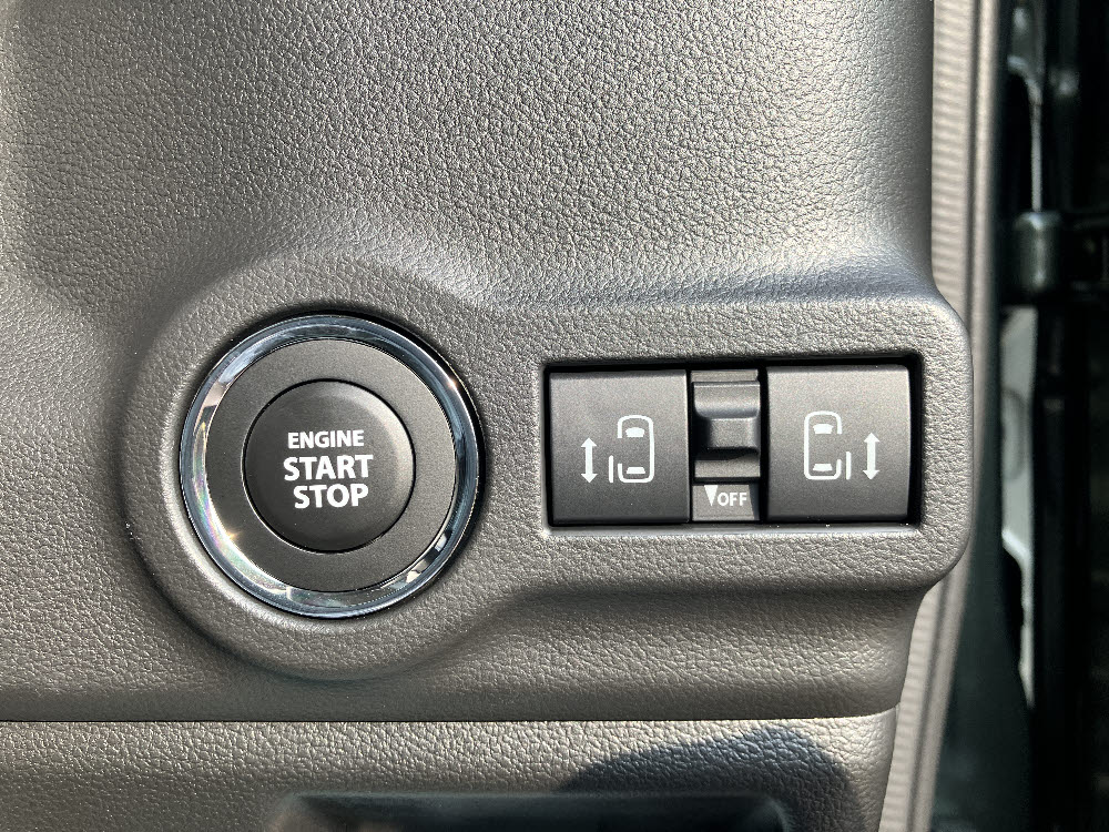 スズキ　スペーシアギア XZ 2WD 全方位ナビ付17枚目