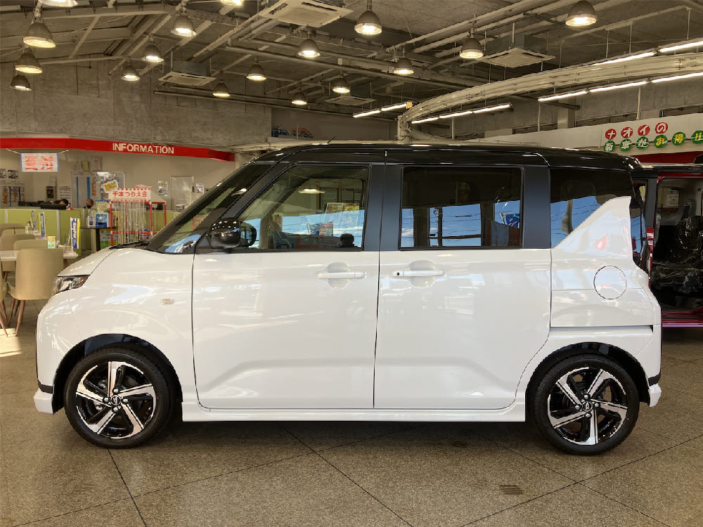 ダイハツ　ムーヴ　RS　9インチDO4枚目