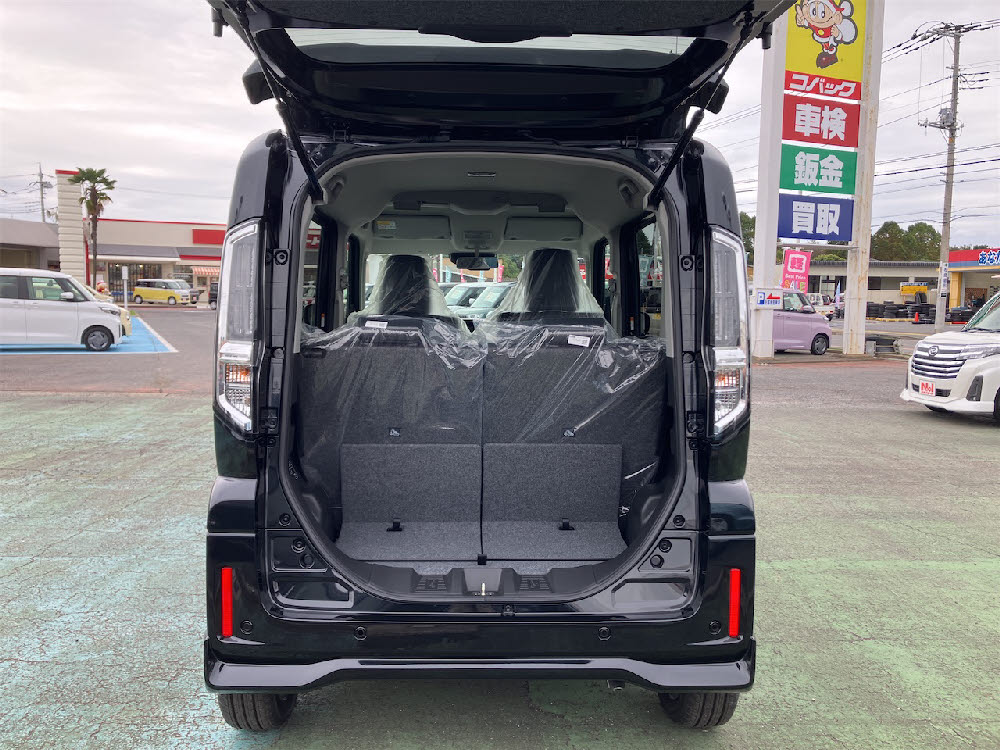 スズキ　スペーシアカスタム HYBRID XSターボ10枚目