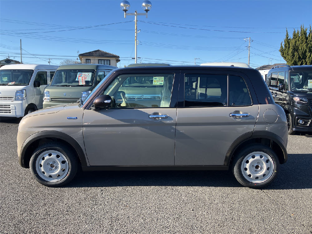 スズキ　ラパンLC-X 2WD4枚目