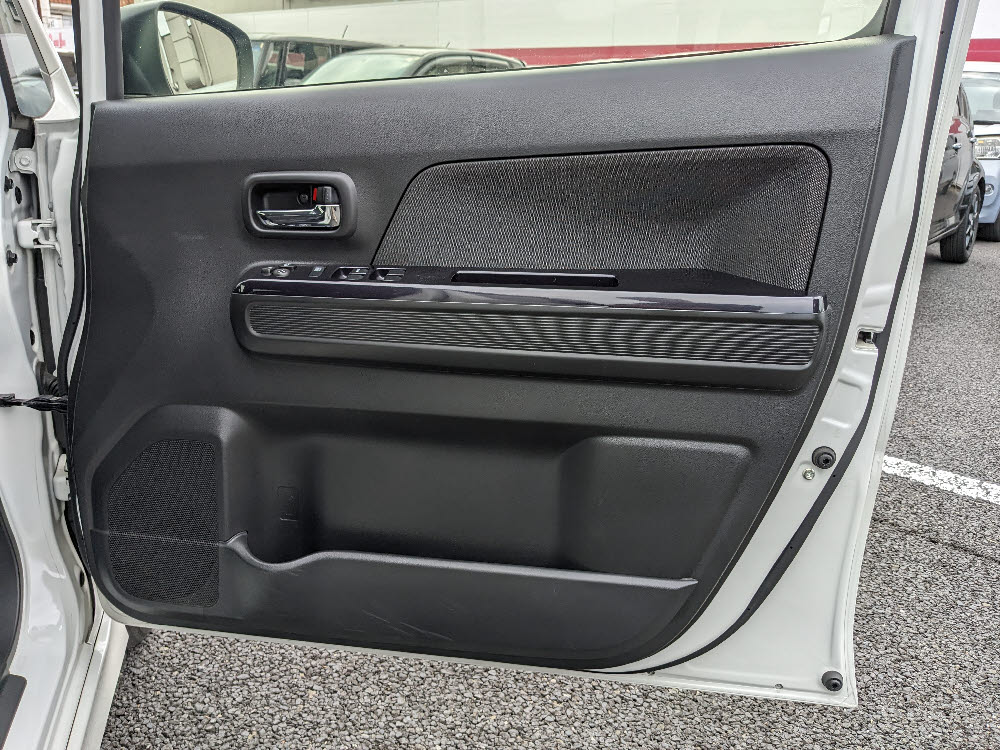 スズキ　ワゴンＲスティングレー　HYBRID　T14枚目