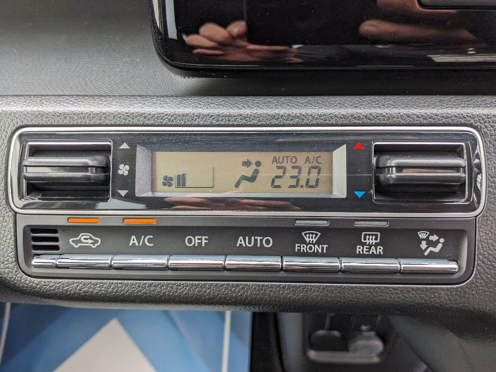 スズキ　ワゴンＲスティングレー　HYBRID　T17枚目