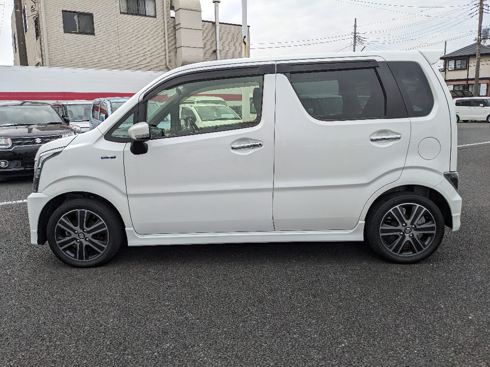 スズキ　ワゴンＲスティングレー　HYBRID　T4枚目
