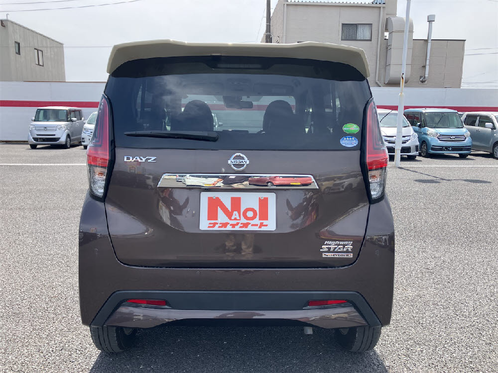 ニッサン　デイズ　ハイウェイスターX（9インチナビ）11枚目