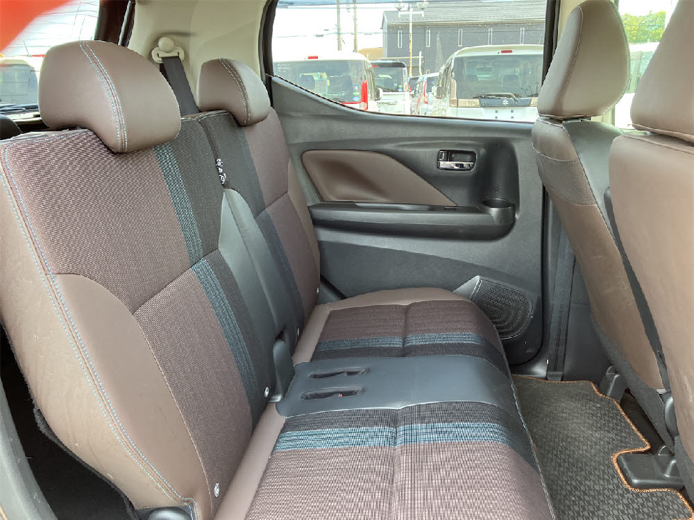 ニッサン　デイズ　ハイウェイスターX（9インチナビ）14枚目