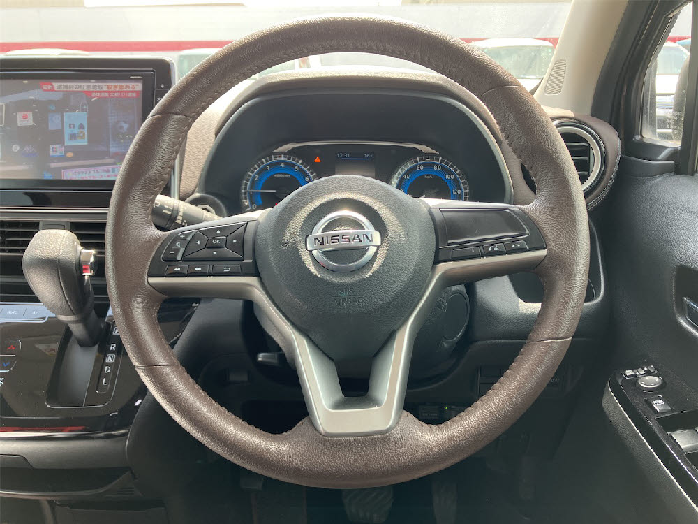 ニッサン　デイズ　ハイウェイスターX（9インチナビ）16枚目