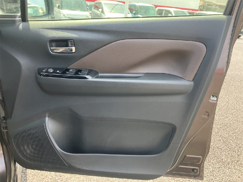 ニッサン　デイズ　ハイウェイスターX（9インチナビ）17枚目