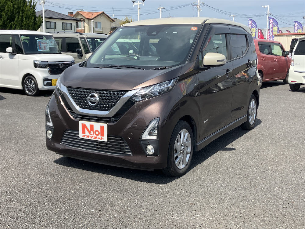 ニッサン　デイズ　ハイウェイスターX（9インチナビ）4枚目