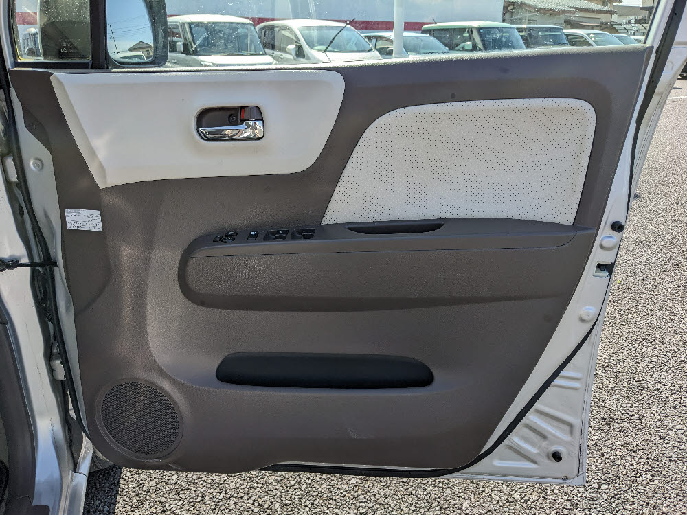 ニッサン　モコ　ドルチェX15枚目