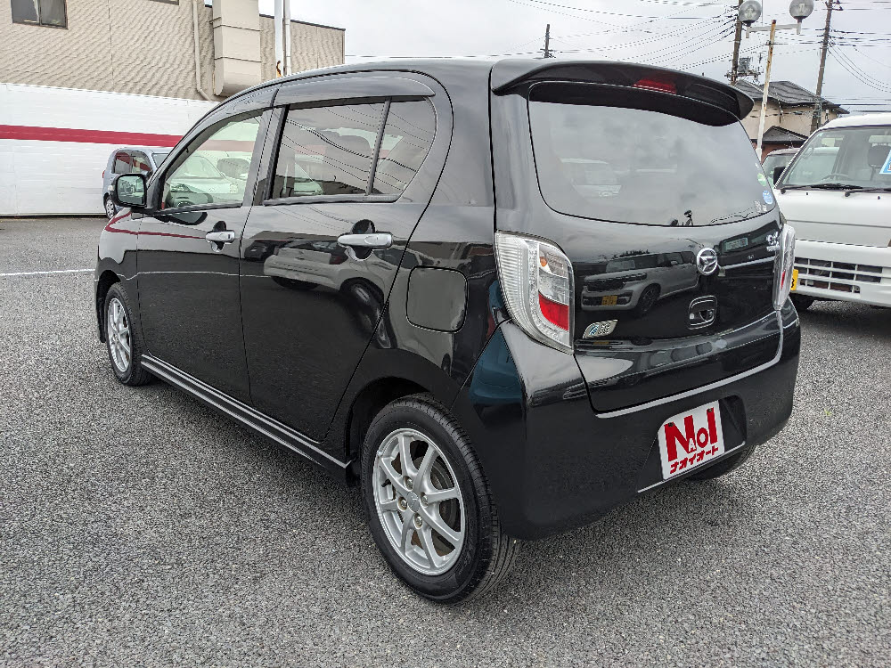 ダイハツ　ミライース　G-SA（純正エアロ）5枚目