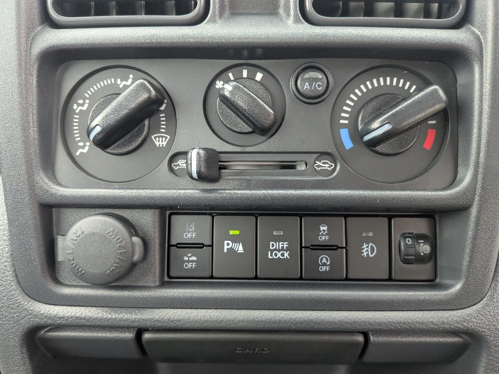 ニッサン NT100クリッパー GX パートタイム4WD 5MT 14枚目