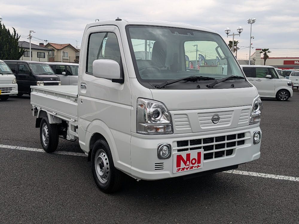 ニッサン NT100クリッパー GX パートタイム4WD 5MT 2枚目