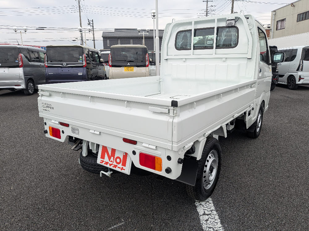 ニッサン NT100クリッパー GX パートタイム4WD 5MT 6枚目