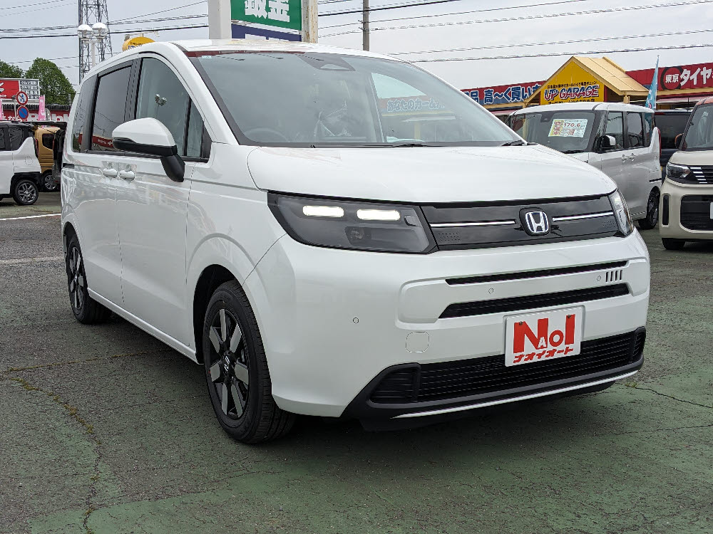 ホンダ　フリード　e:HEV AIR EX 8インチナビ2枚目
