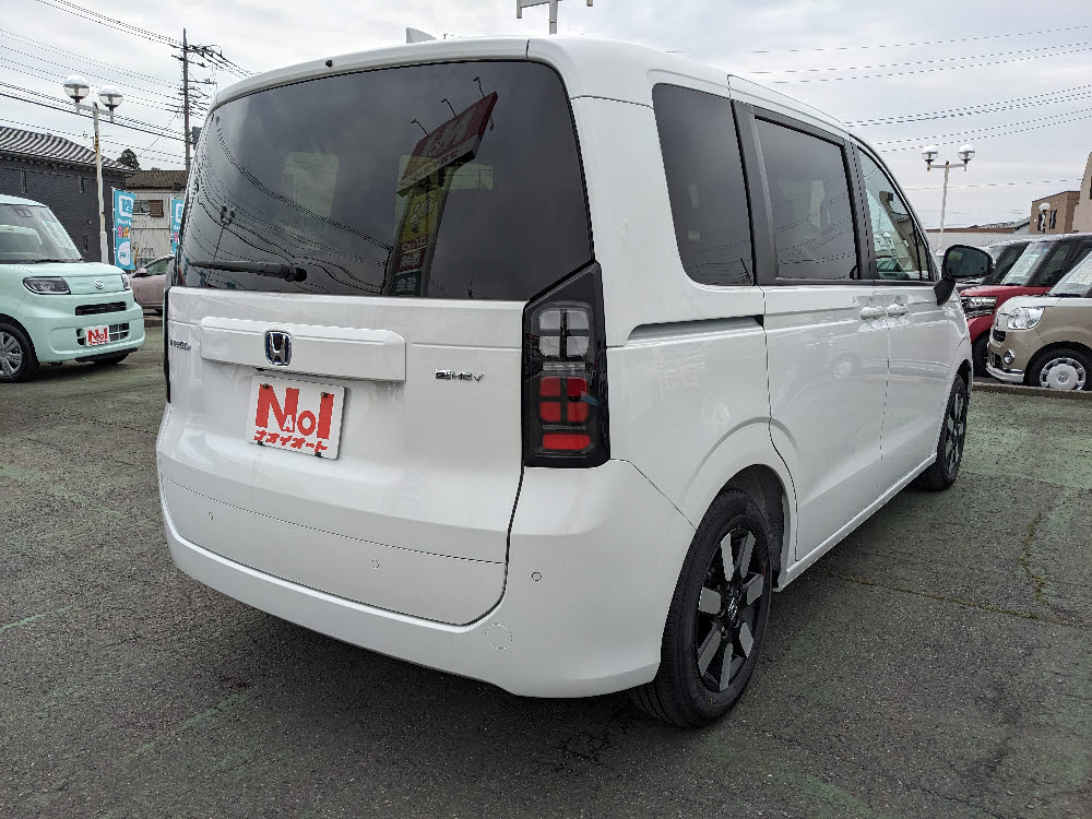 ホンダ　フリード　e:HEV AIR EX 8インチナビ6枚目