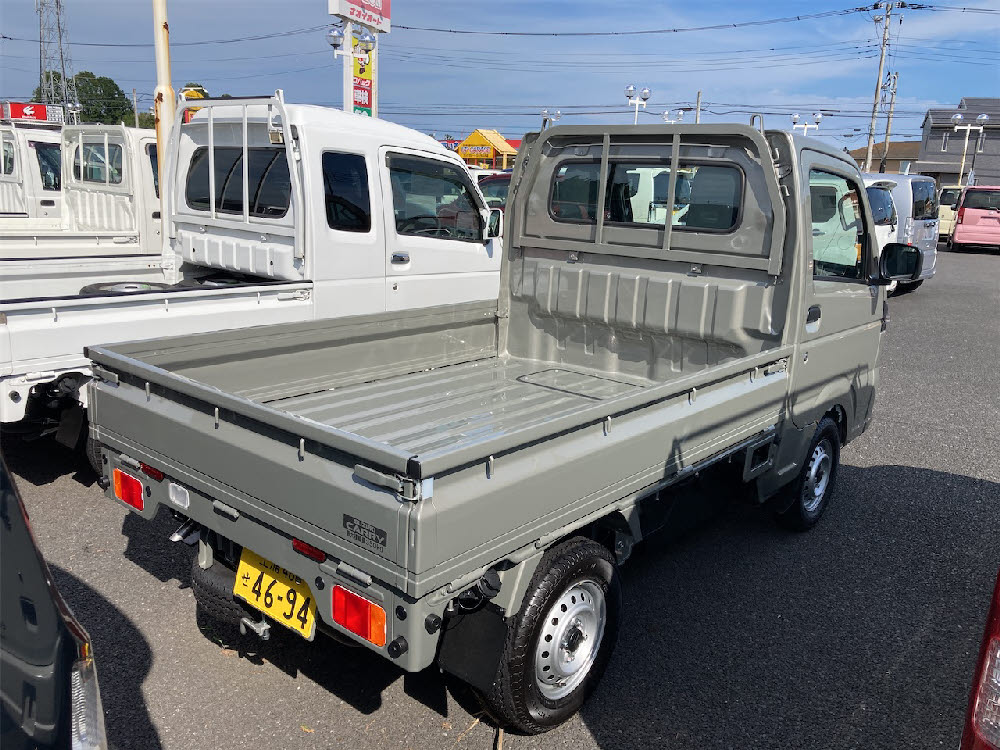 スズキ　キャリイトラック KC 4WD MT2枚目