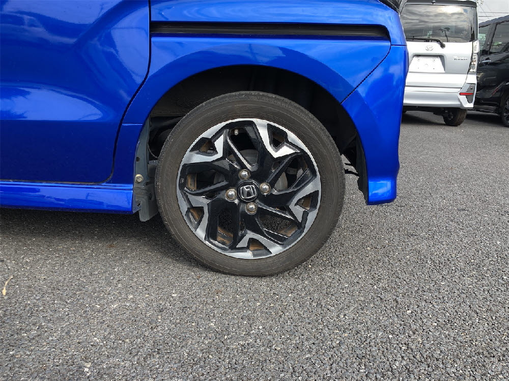 ホンダ　Ｎ ＢＯＸカスタム G Lターボ ホンダセンシング4枚目