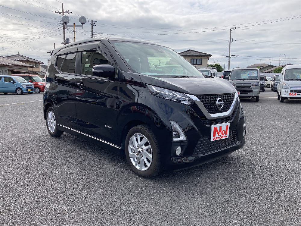 ニッサン デイズ ハイウェイスター X(9インチナビ)1枚目