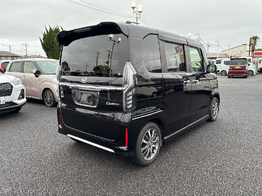 ホンダ N BOXカスタム L2枚目