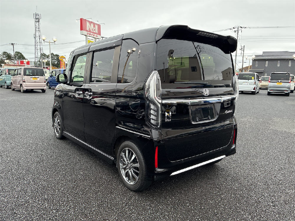 ホンダ N BOXカスタム L3枚目