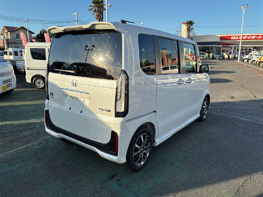 ホンダ　Ｎ ＢＯＸカスタム　標準2枚目