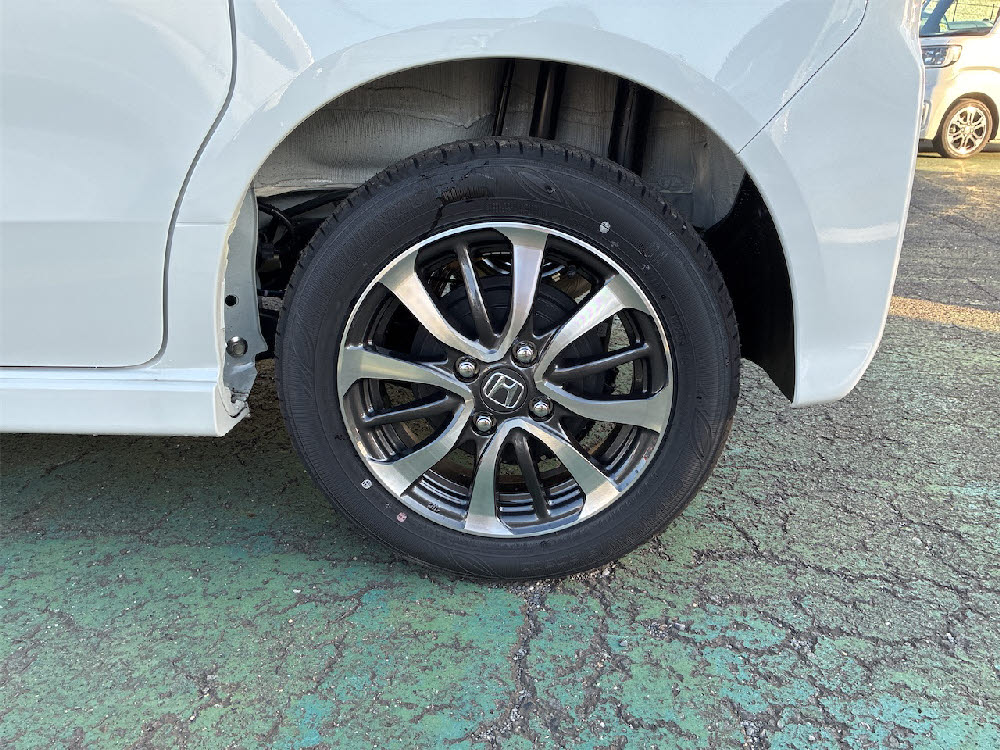 ホンダ　Ｎ ＢＯＸカスタム　標準4枚目