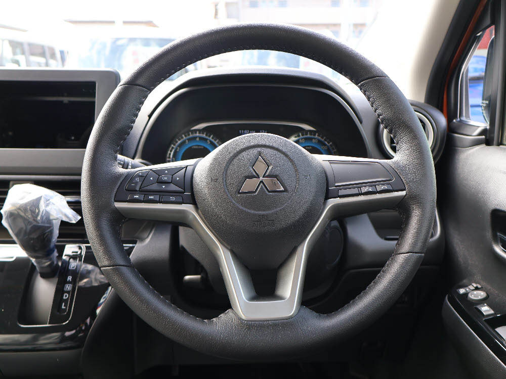 ミツビシ　ｅｋクロス　G3枚目