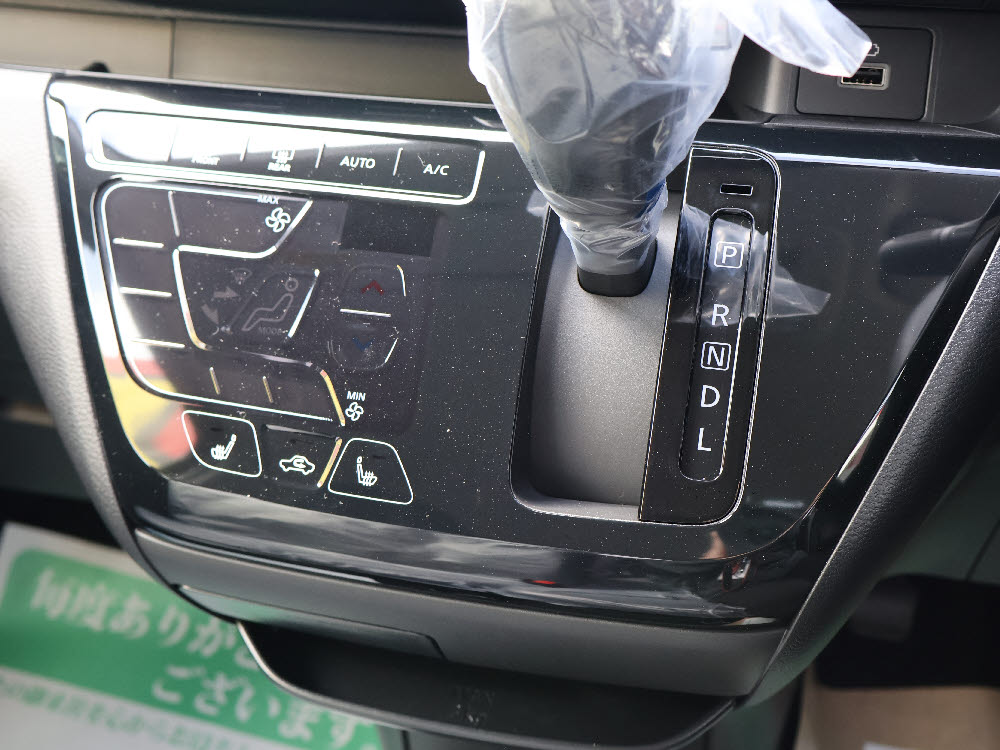 ミツビシ　ｅｋクロス　G7枚目