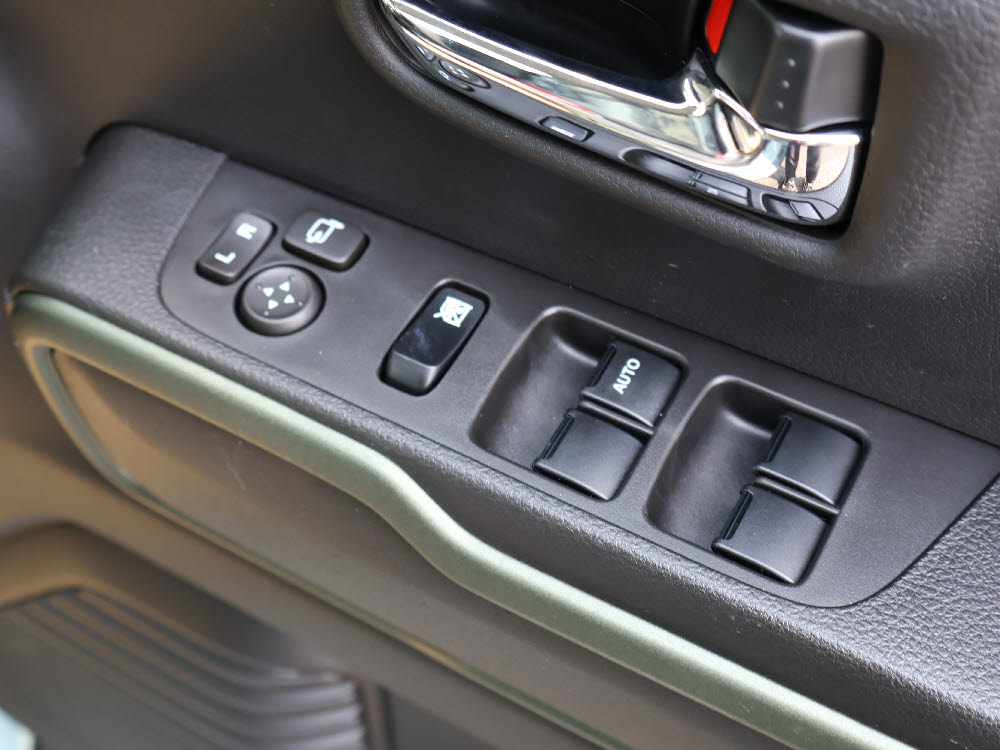 スズキ　ハスラー　タフワイルド　ナビ付18枚目