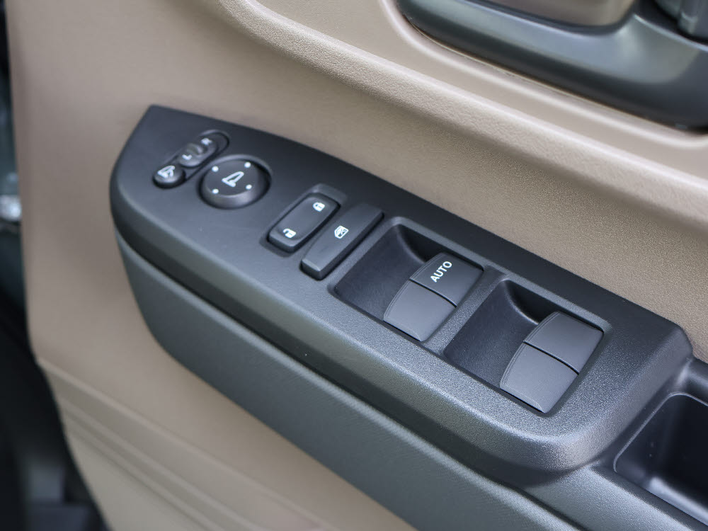 ホンダ　N BOX JOY 8インチディスプレイオーディオ　19枚目