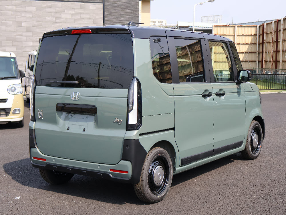 ホンダ　N BOX JOY 8インチディスプレイオーディオ　4枚目