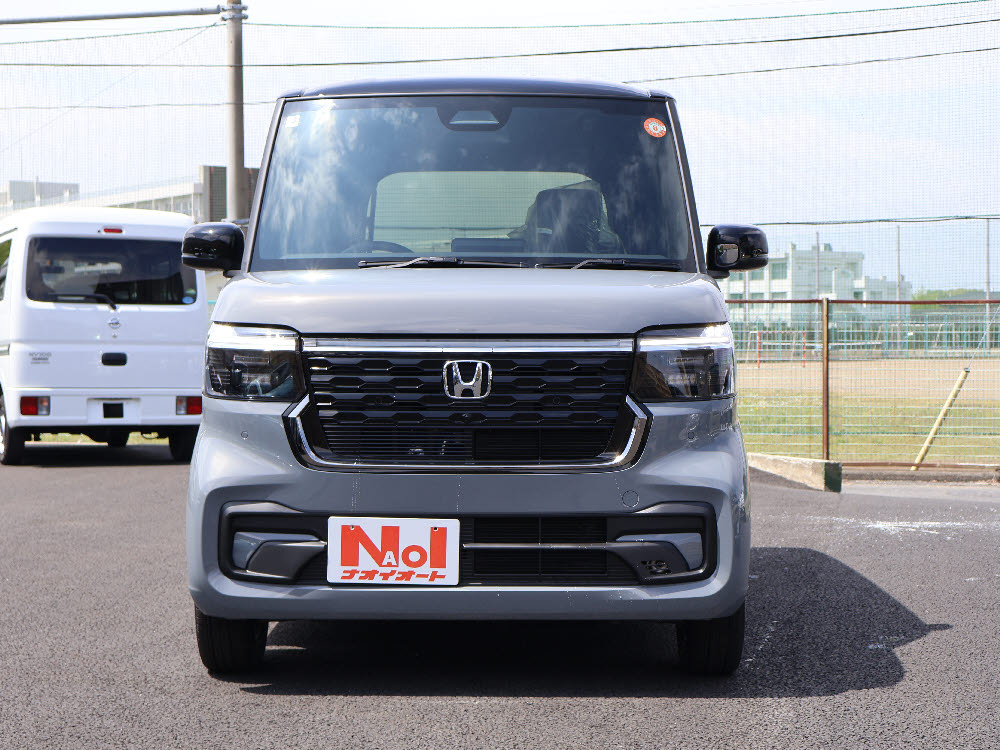 ホンダ　N BOXカスタム　コーディネートスタイル純正8インチナビ1枚目