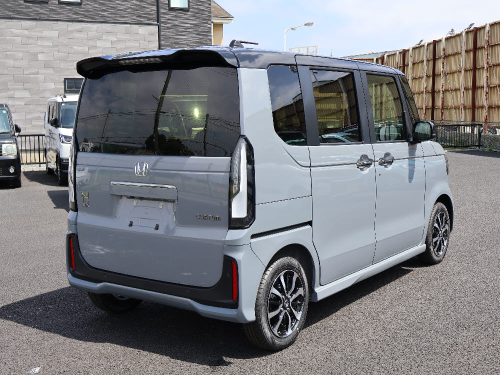 ホンダ　N BOXカスタム　コーディネートスタイル純正8インチナビ4枚目
