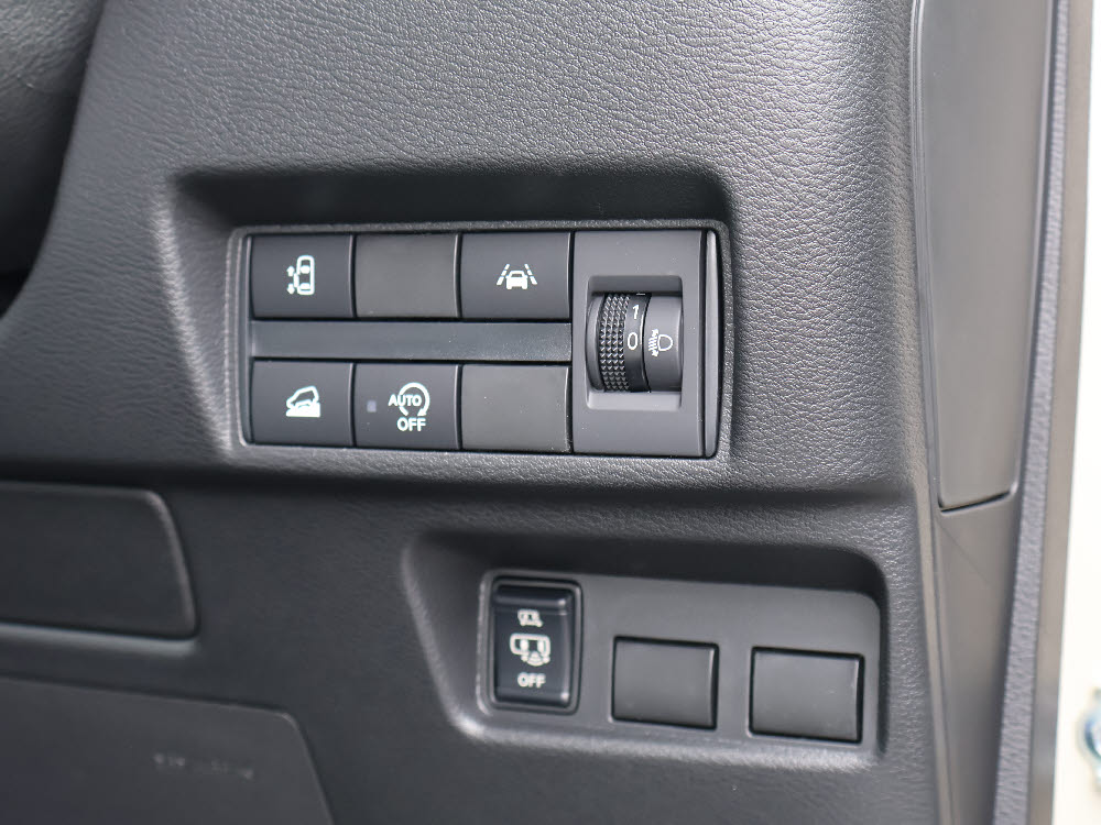 ミツビシ　デリカミニ　G13枚目