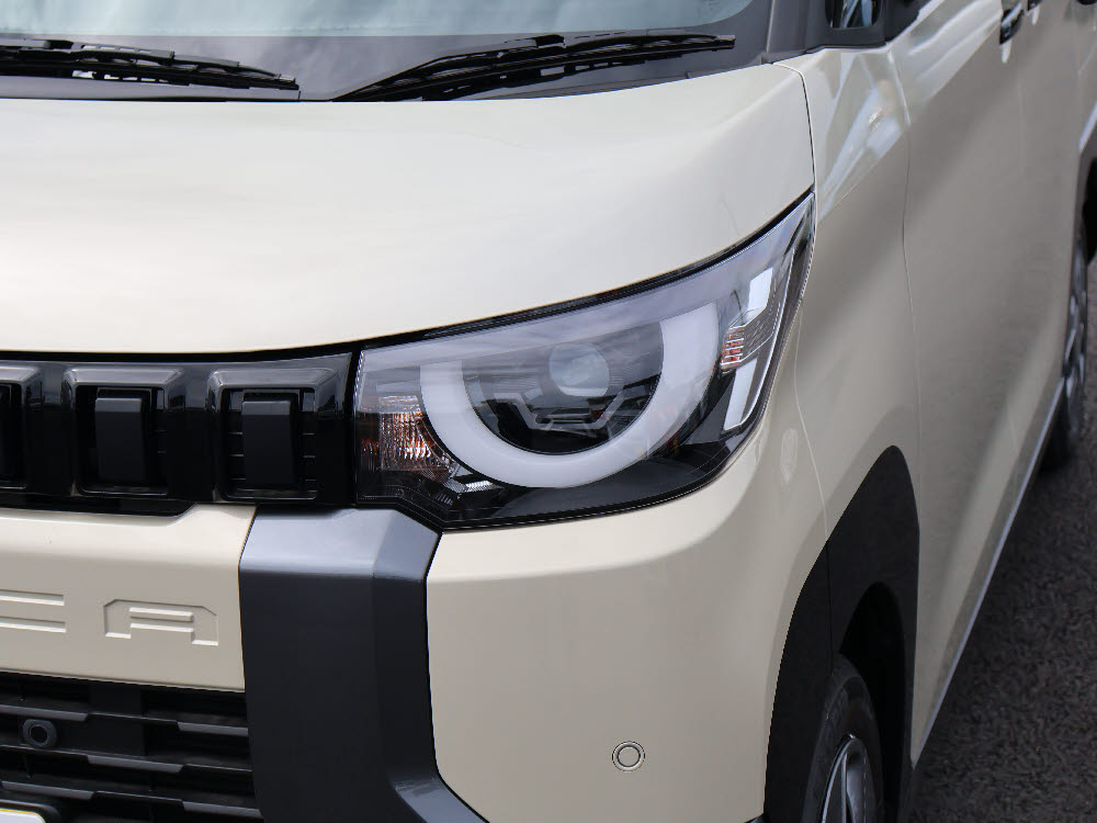 ミツビシ　デリカミニ　G16枚目