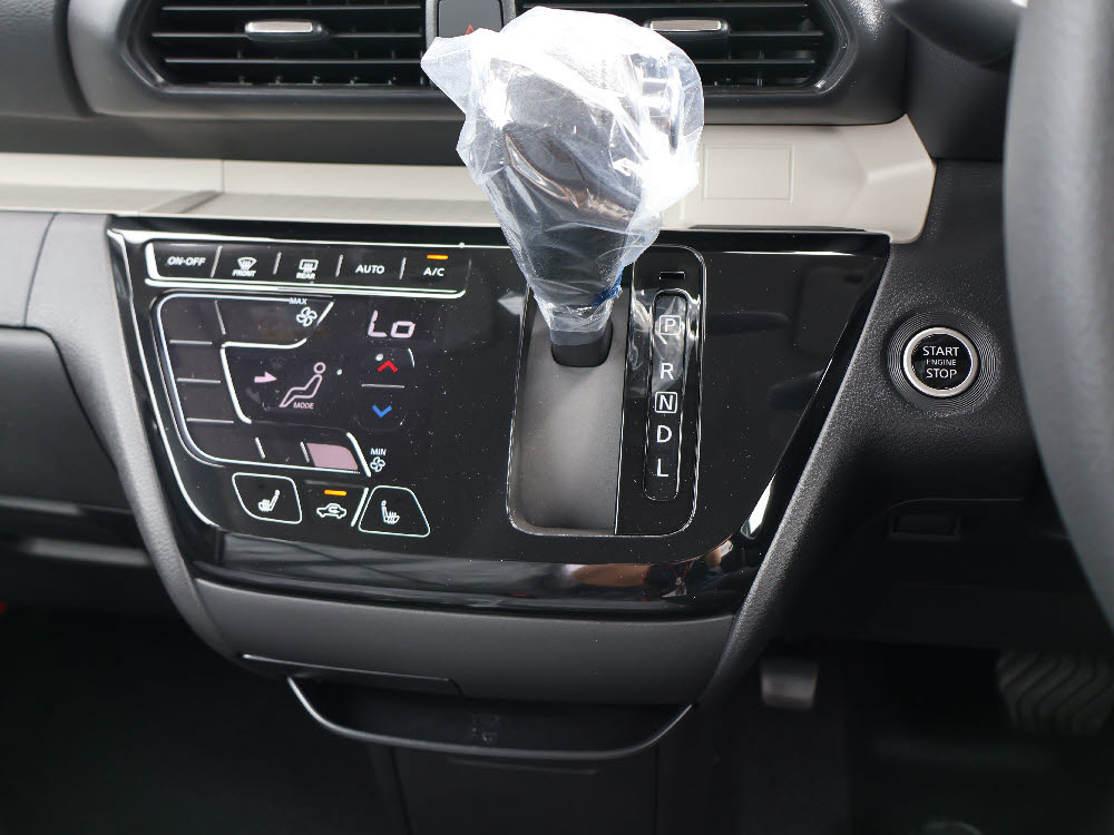 ミツビシ　デリカミニ　G7枚目