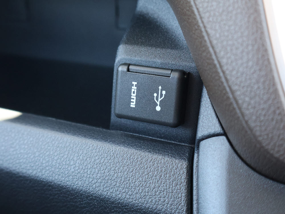 ダイハツ　ムーヴ　G　9インチDO16枚目