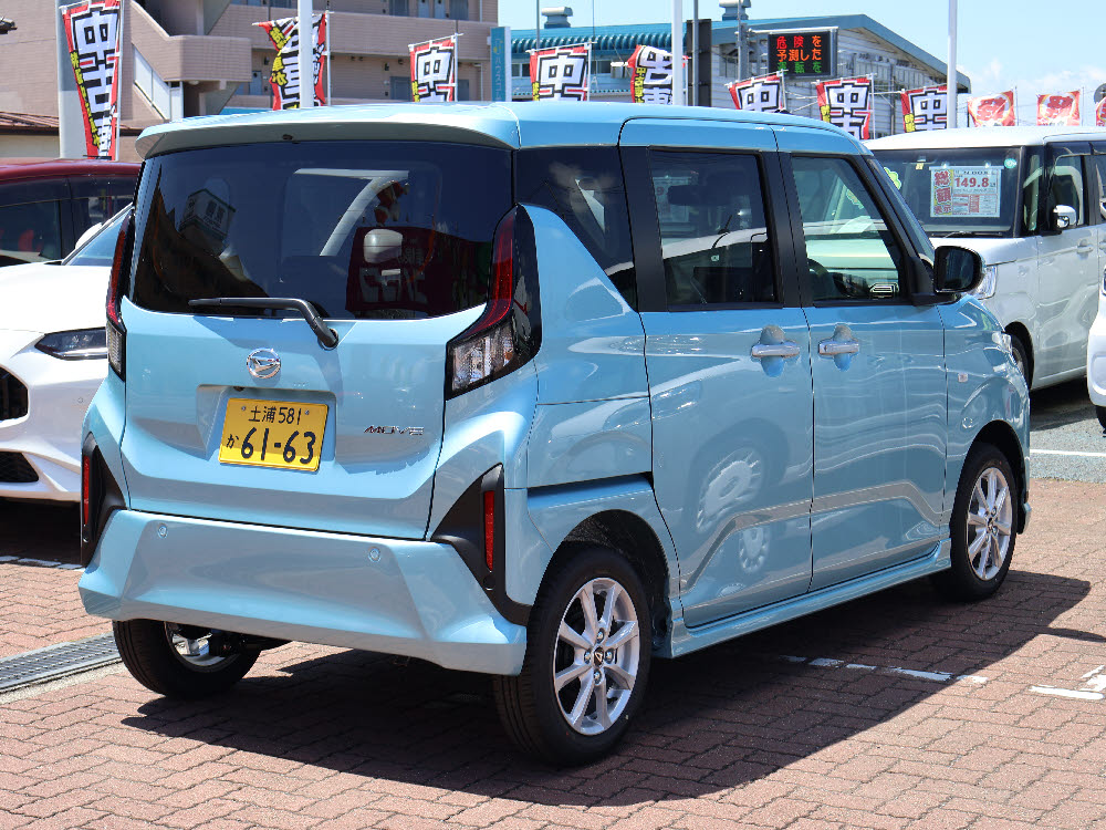 ダイハツ　ムーヴ　G　9インチDO3枚目