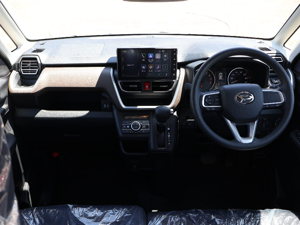 ダイハツ　ムーヴ　G　9インチDO6枚目